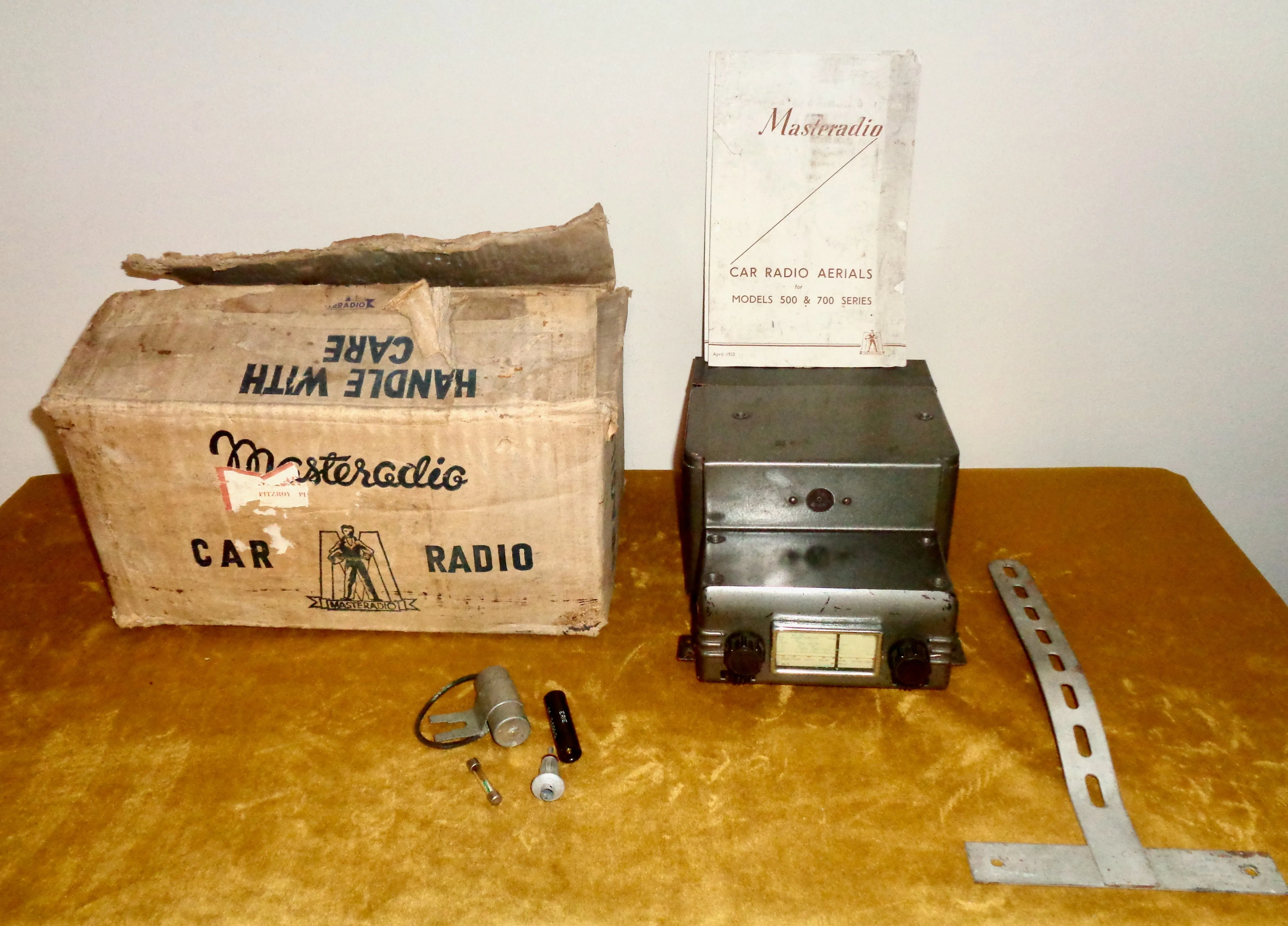 1950s Vintage Masteradio Car Radio Model 701 With Some Accessories & Original Box