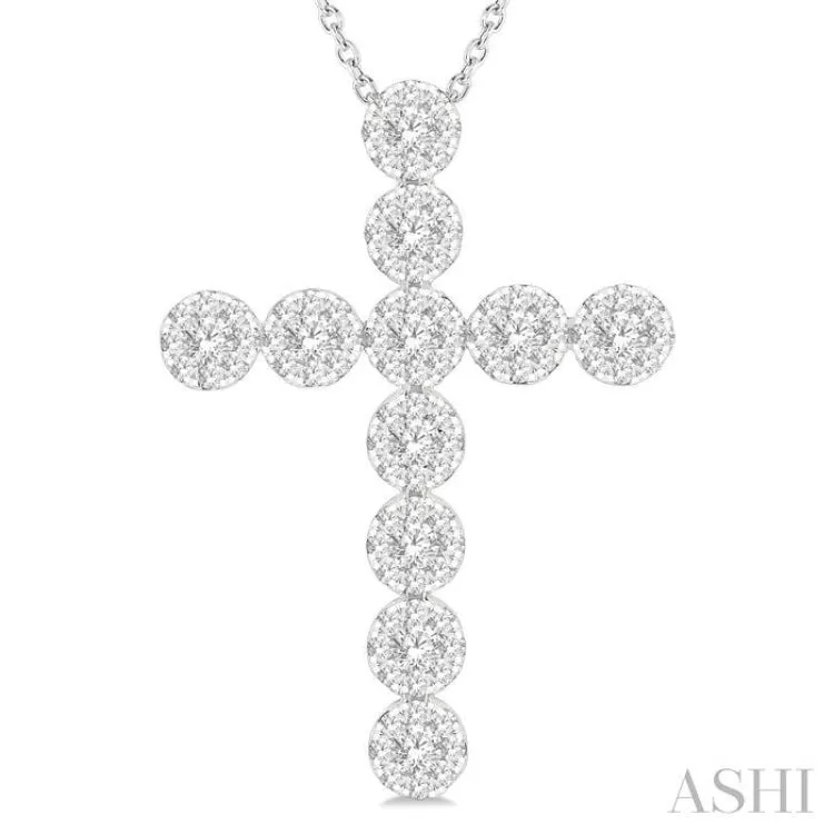 3/4 Ctw Lovebright Round Cut Diamond Cross Pendant in 14K White Gold with chain